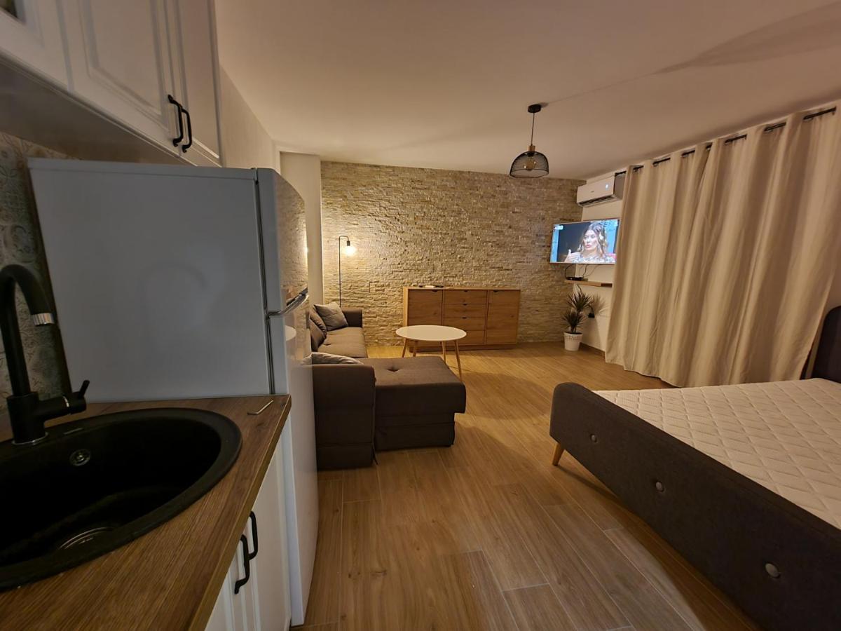 Apartments Vranes Тиват Экстерьер фото