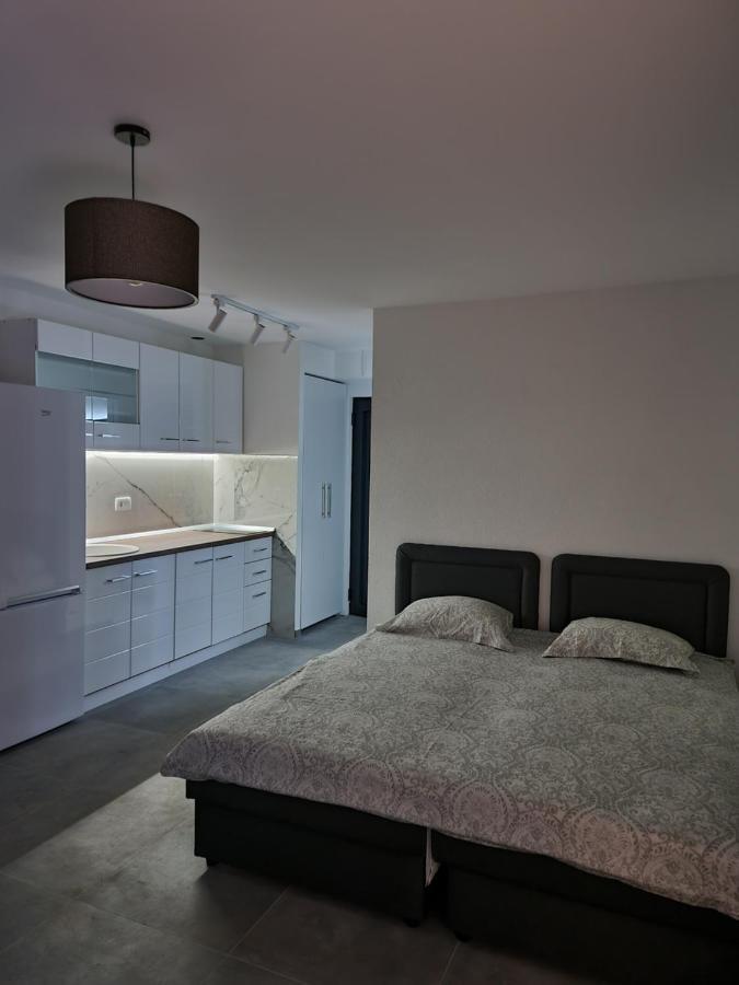 Apartments Vranes Тиват Экстерьер фото