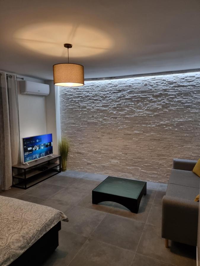 Apartments Vranes Тиват Экстерьер фото