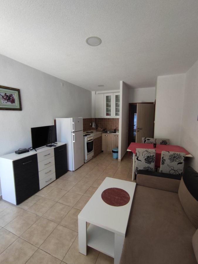 Apartments Vranes Тиват Экстерьер фото