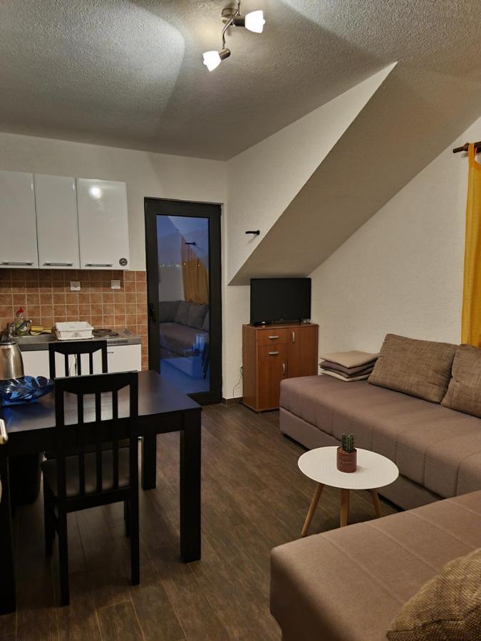 Apartments Vranes Тиват Экстерьер фото