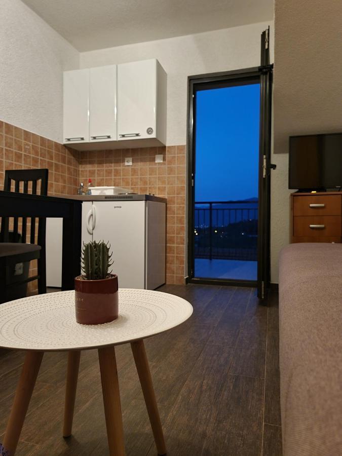 Apartments Vranes Тиват Экстерьер фото