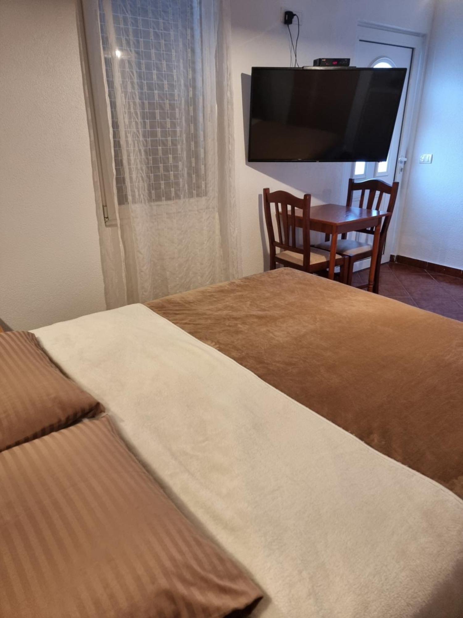 Apartments Vranes Тиват Экстерьер фото